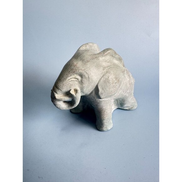 Isabel Bloom Sculpted Concrete Elephant Figurine Signed By Artist 5" X 6" USA Un - Picture 8 of 10